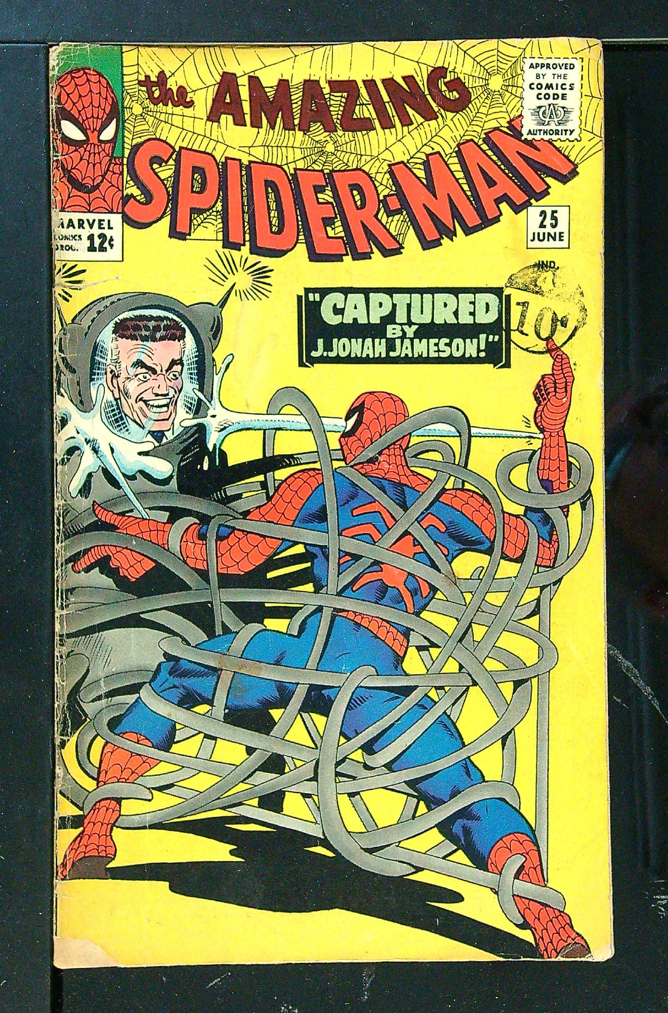 Cover of Amazing Spider-Man (Vol 1) #25. One of 250,000 Vintage American Comics on sale from Krypton!